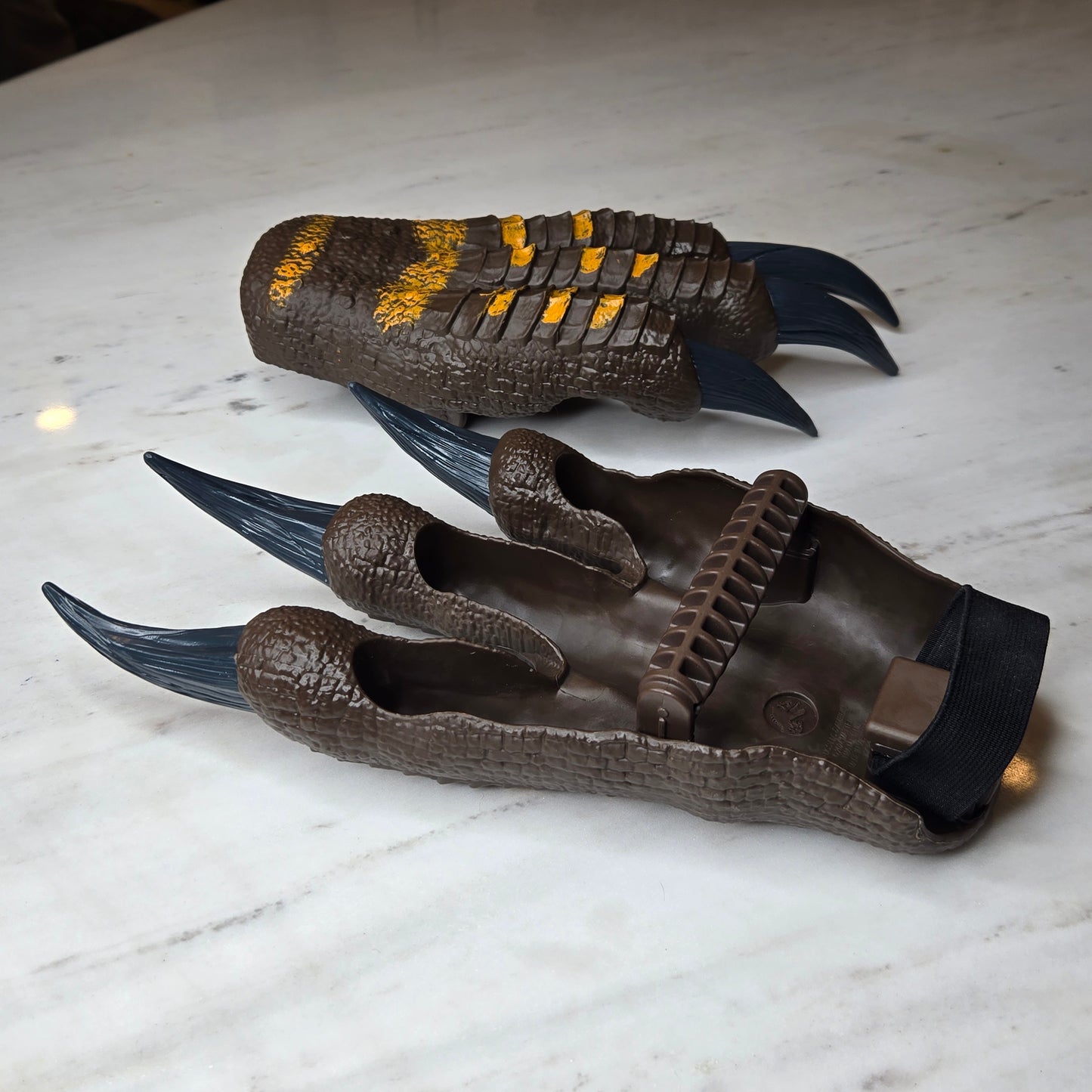 spinosaurus hands