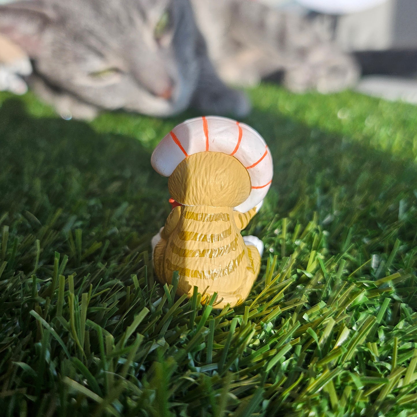 sitting shrimp mofusand cat