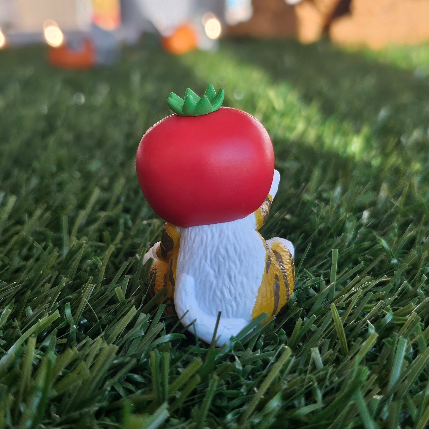 sitting tomato mofusand cat