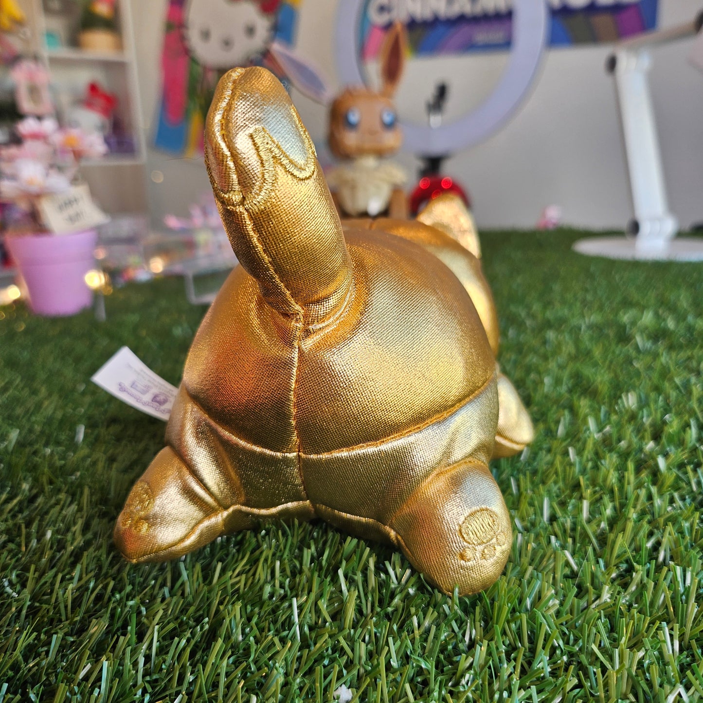 gold aphmau cat (ein)