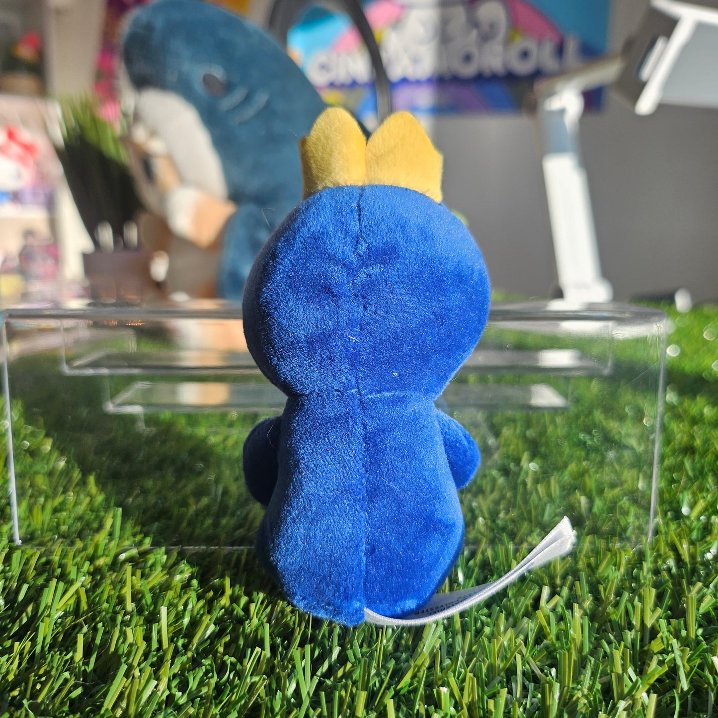 blue rainbow friends keychain