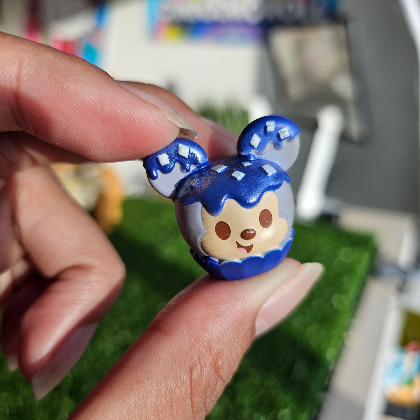blue mouse cupcake