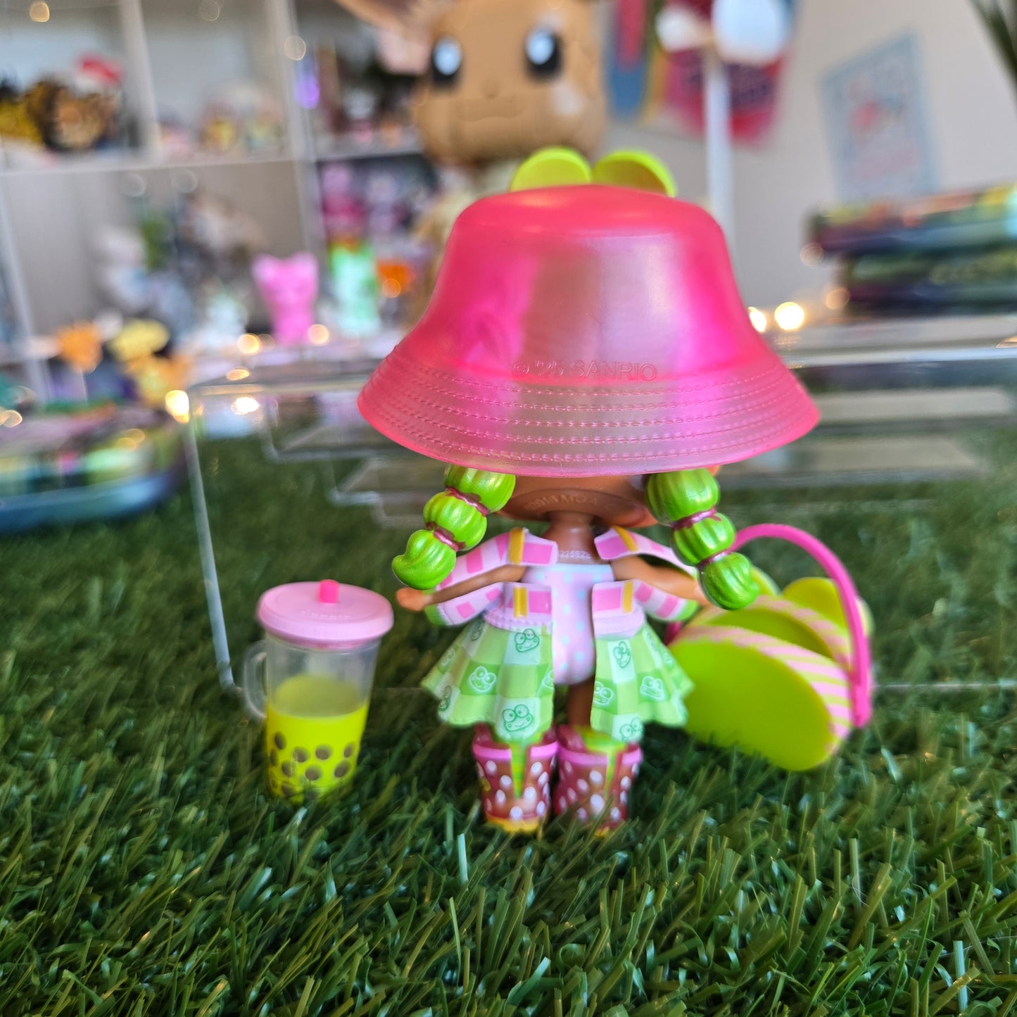 lol surprise figure (frog capsule)