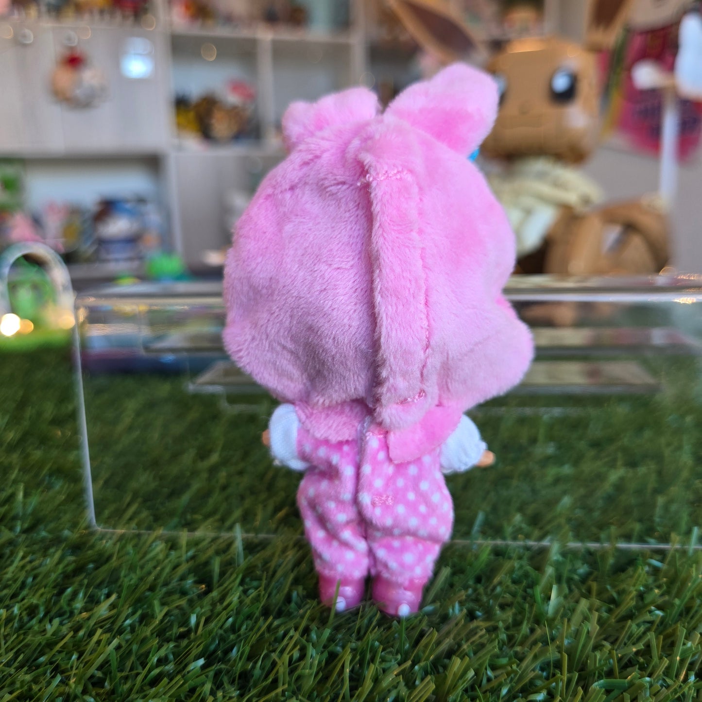 lol surprise figure (pink bunny plush)