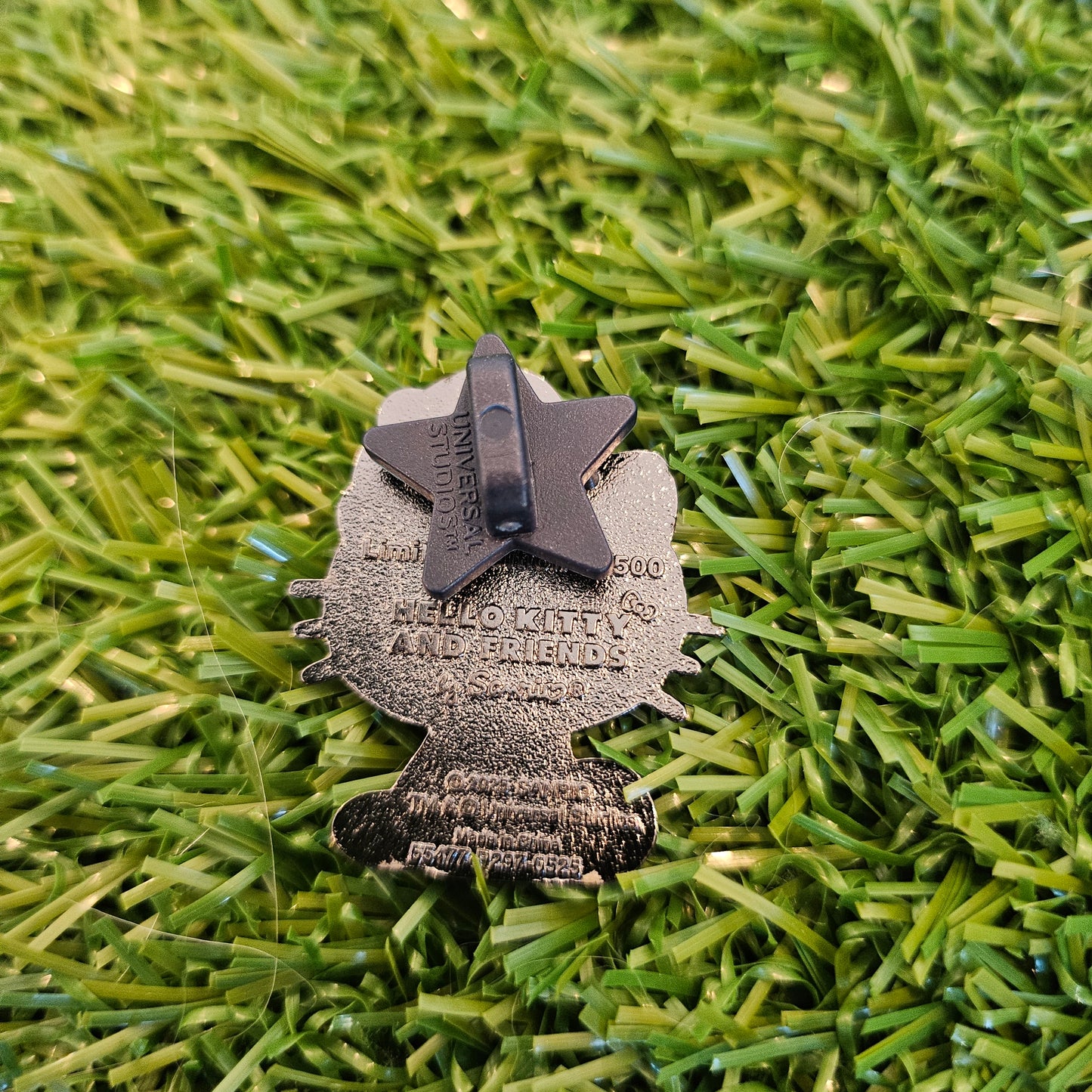 hk pin (santa)