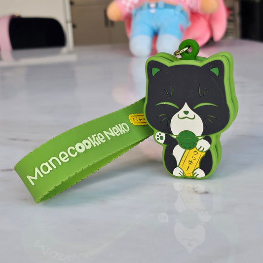 lucky cat keychain (green tea)
