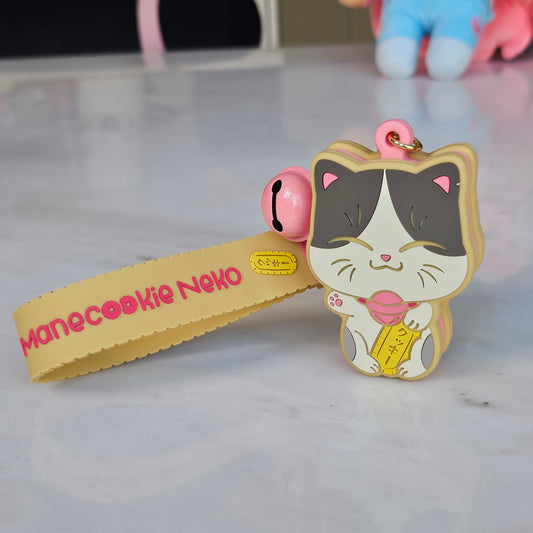 lucky cat keychain (strawberry)