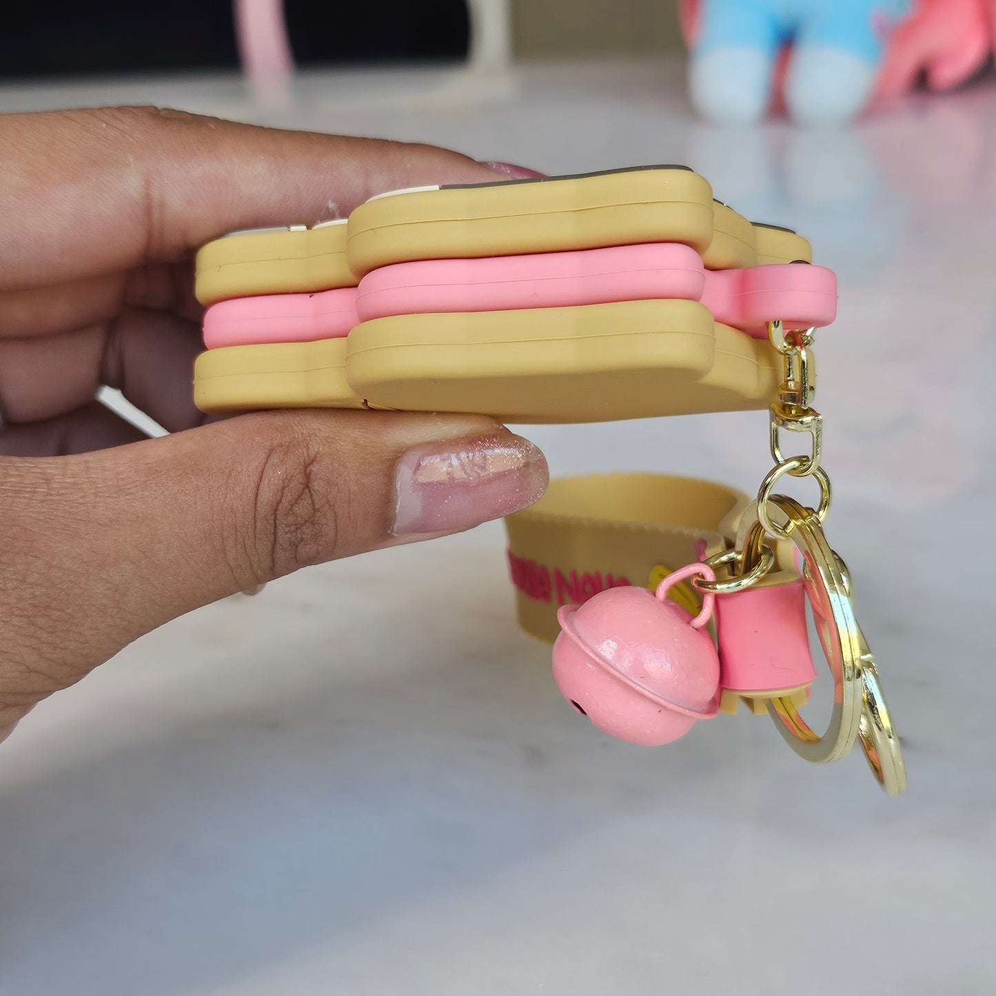 lucky cat keychain (strawberry)