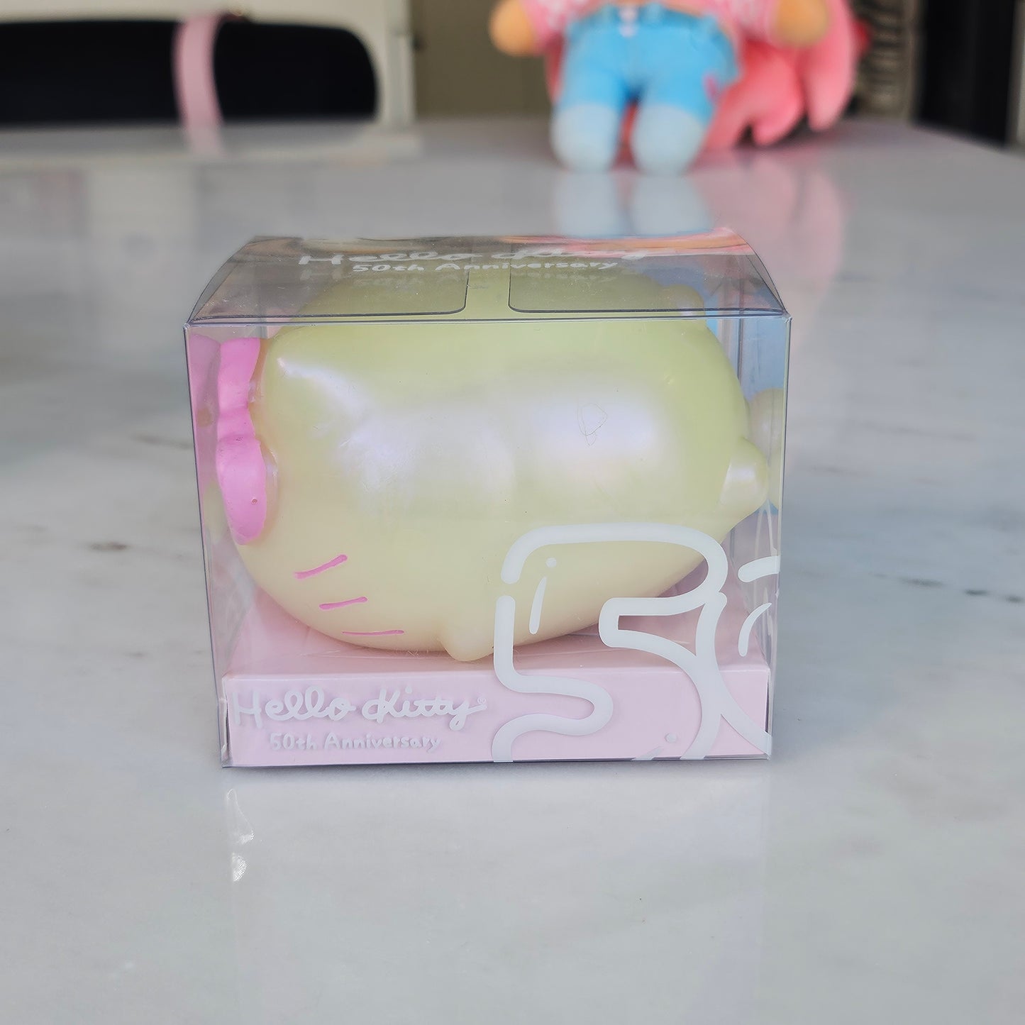 hk squishy (cream)