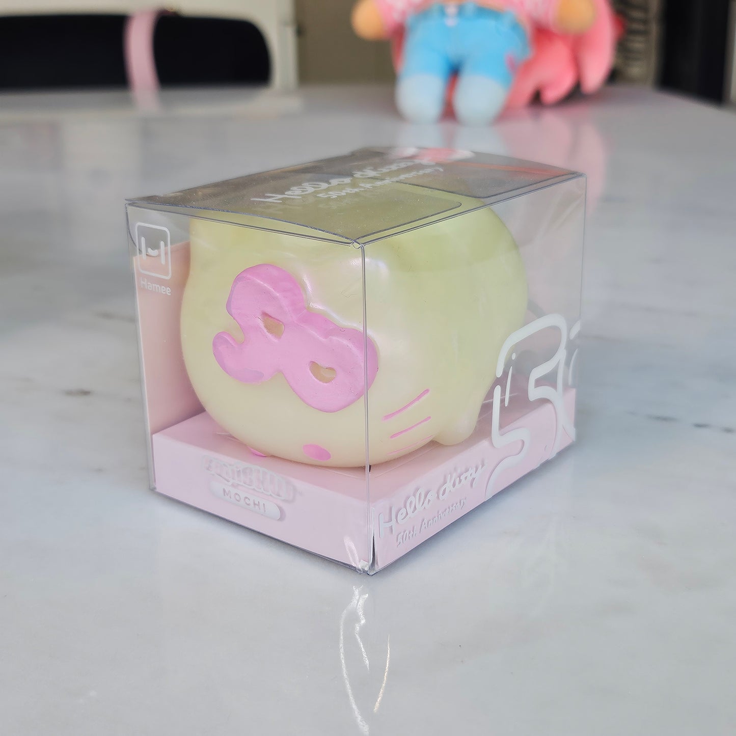 hk squishy (cream)