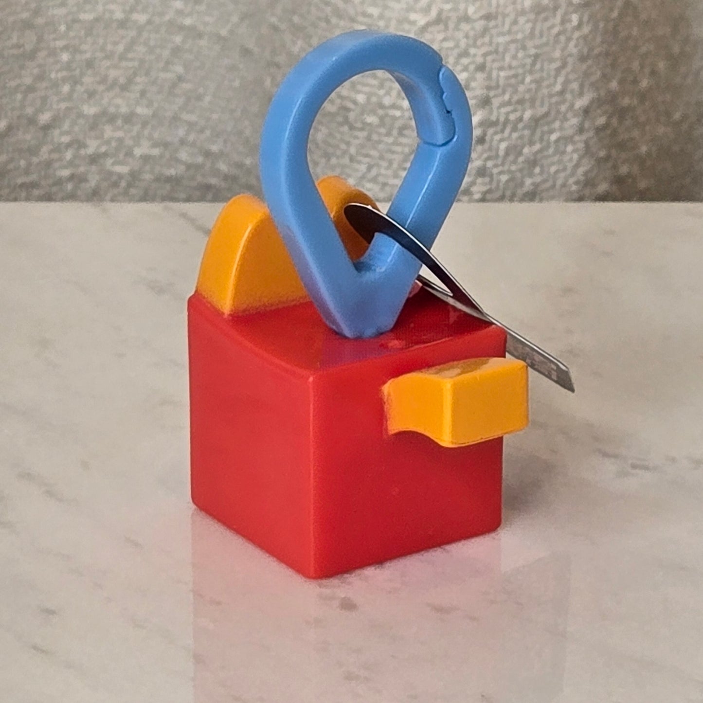 pet sim happy meal toy (mcdonalds cat)