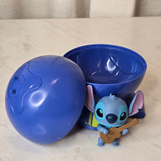 blue dog figure (ukulele)