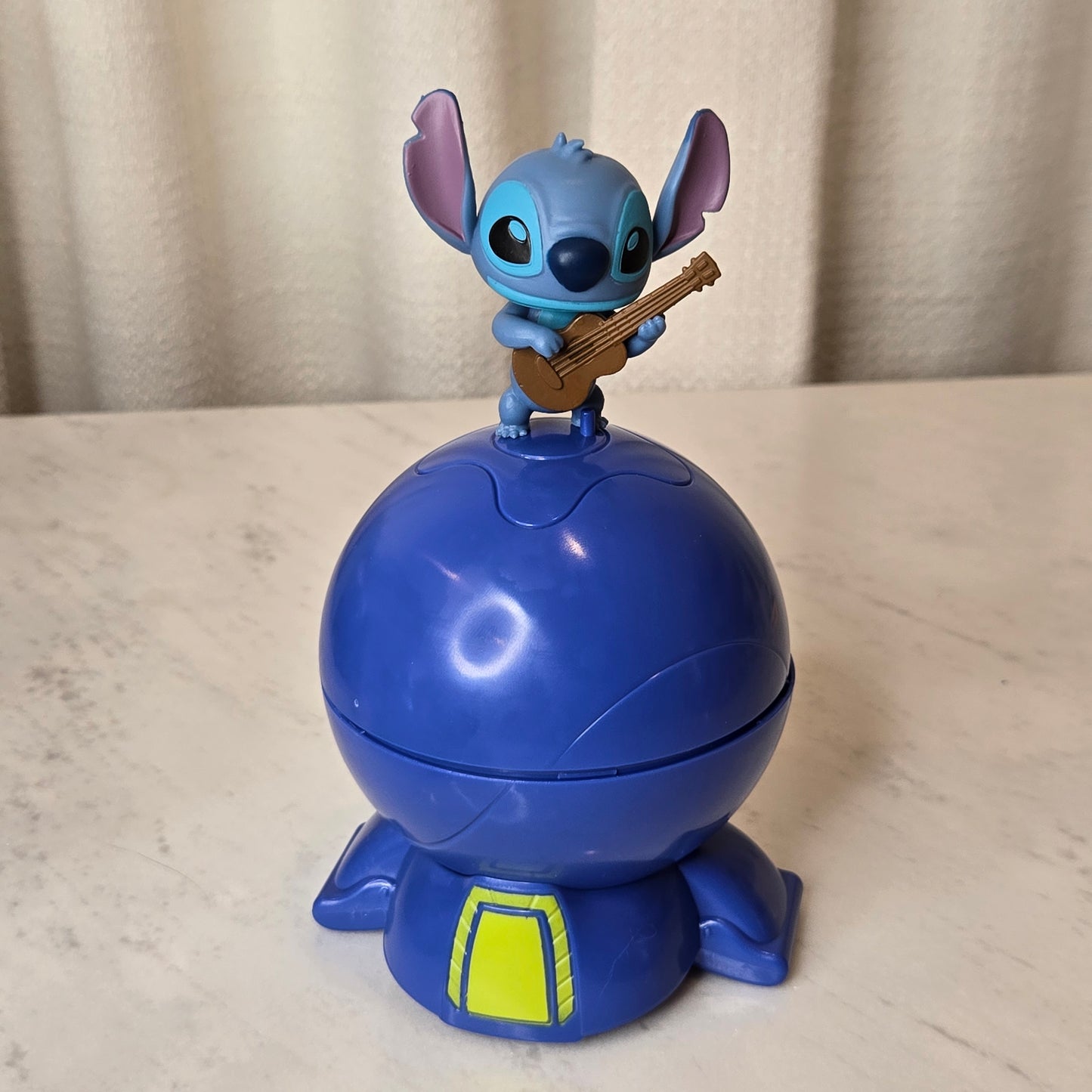 blue dog figure (ukulele)