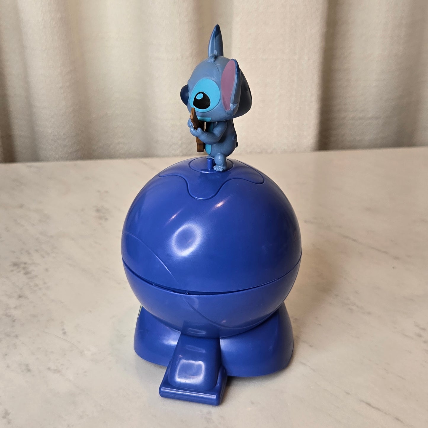 blue dog figure (ukulele)