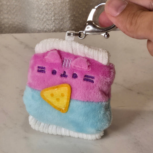 potato chip pusheen keychain