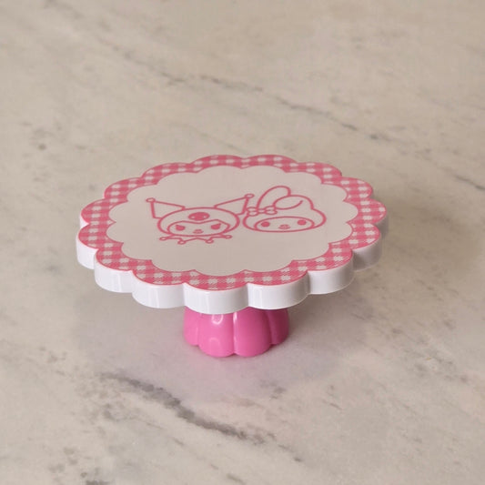 cheeky + pink bunny miniverse table (pink)