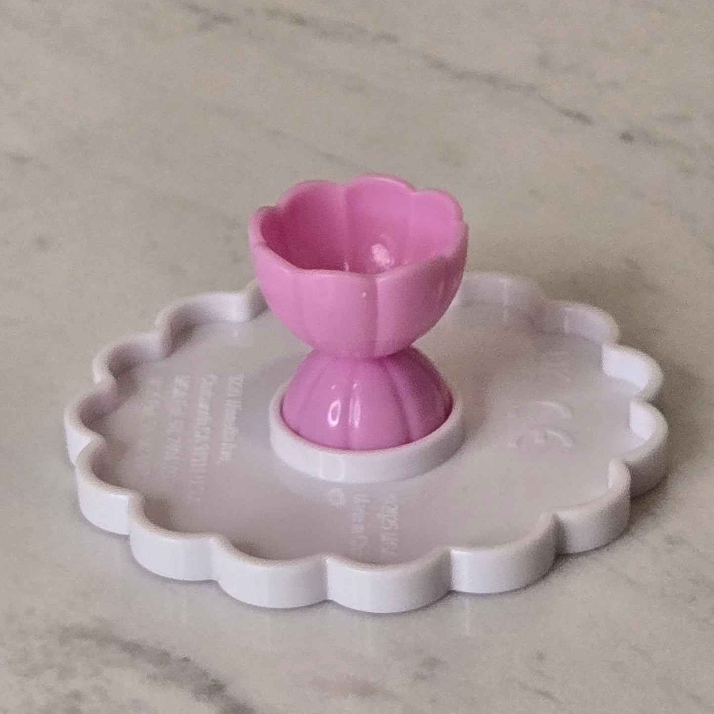 hk miniverse table (pink)