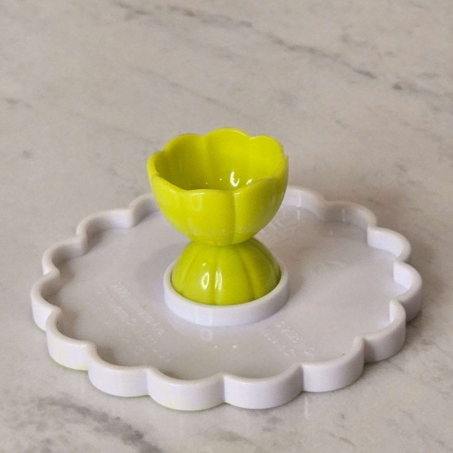 green frog miniverse table