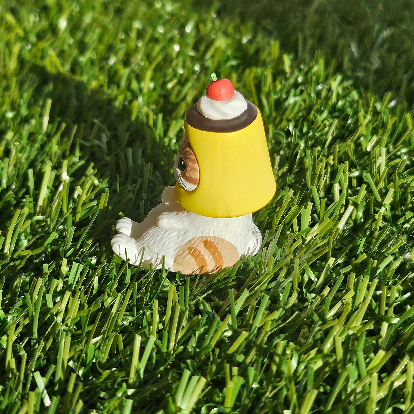 sitting pudding mofusand cat