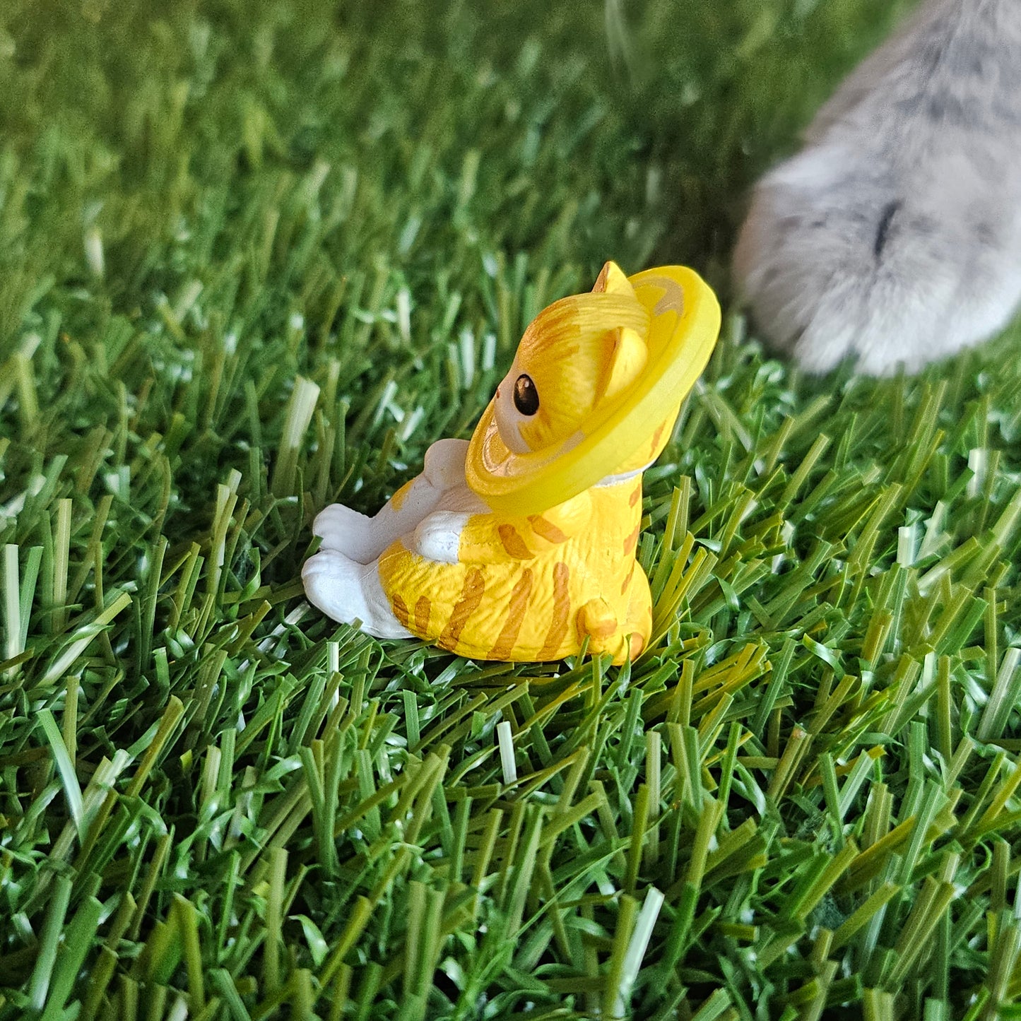 sitting lemon mofusand cat