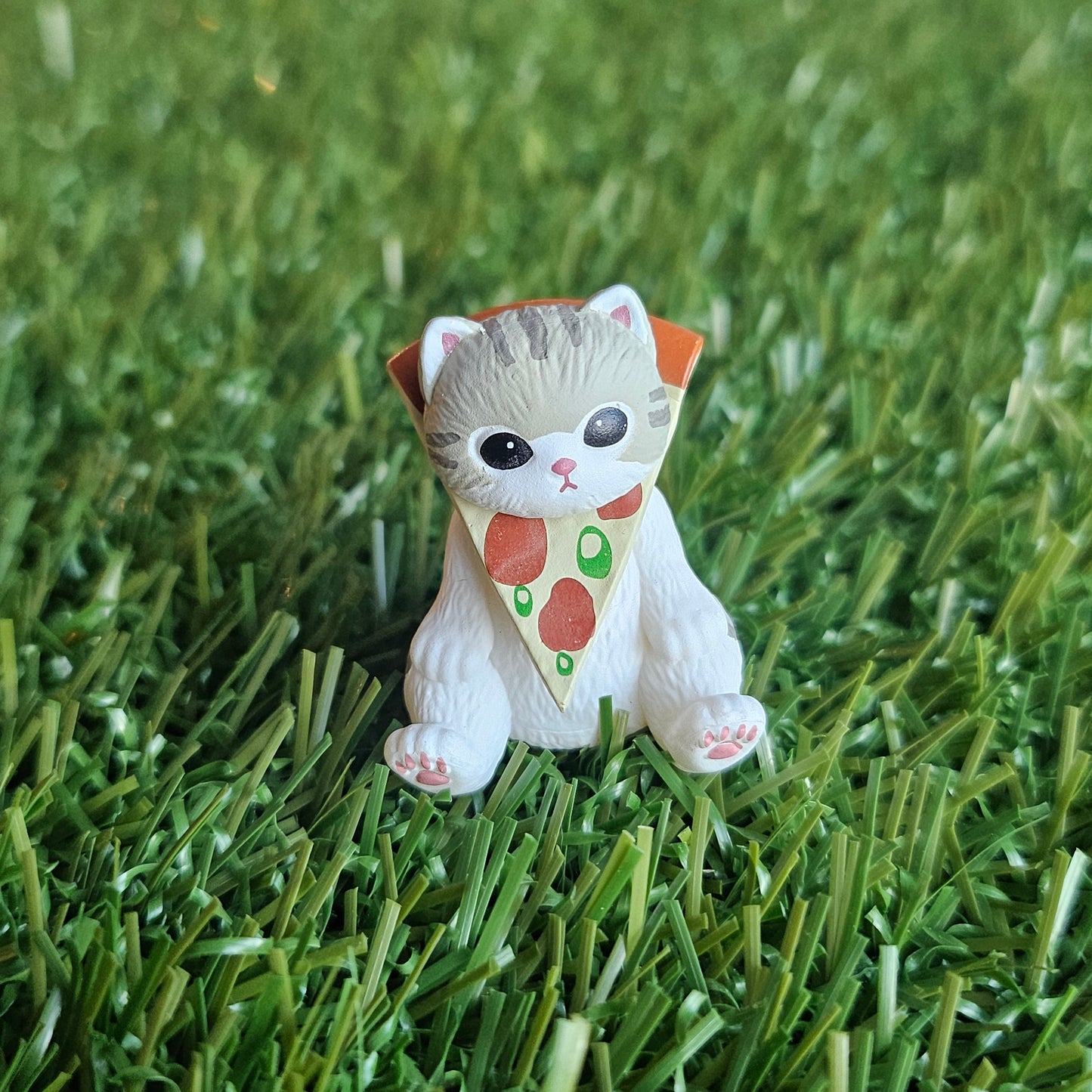 sitting pizza mofusand cat