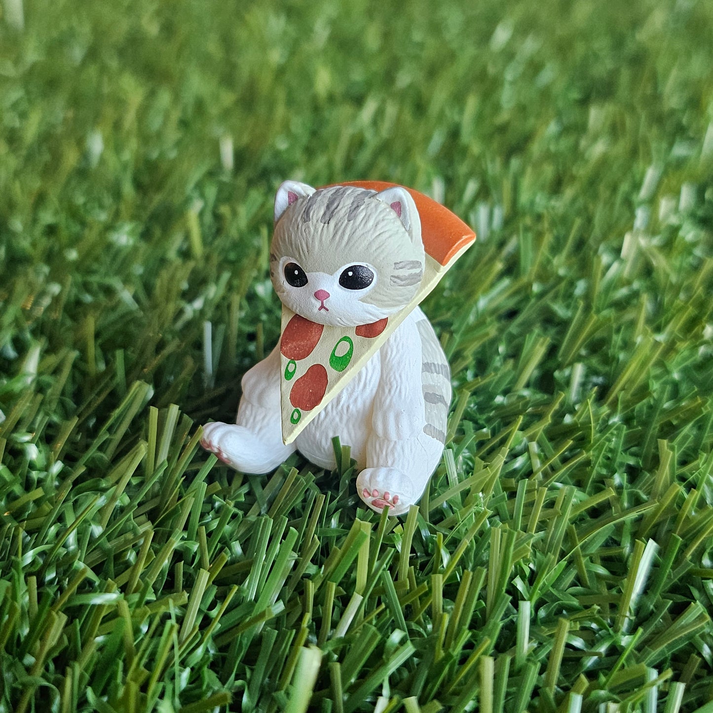 sitting pizza mofusand cat