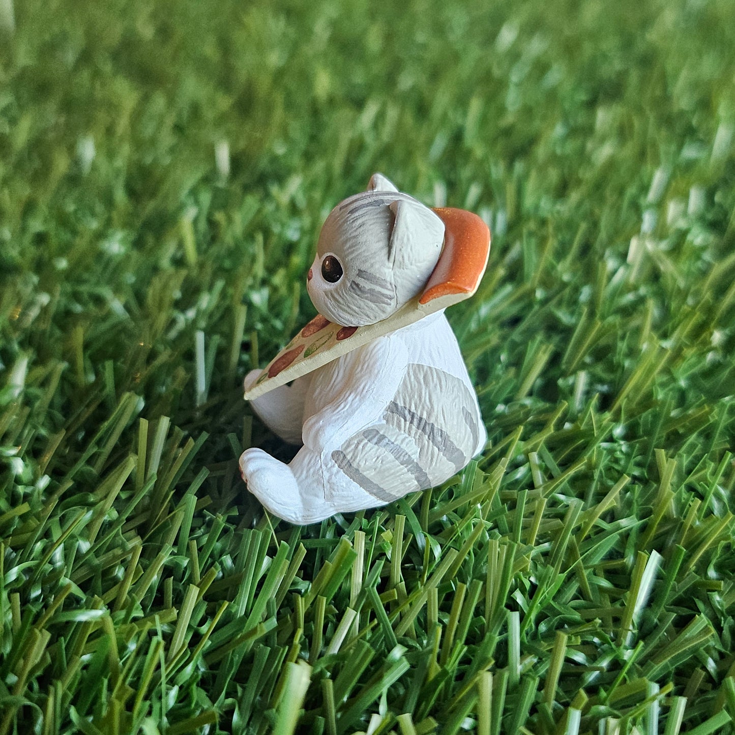 sitting pizza mofusand cat