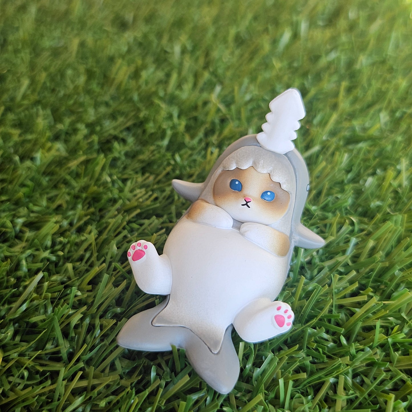 laying saw shark meow mofusand cat