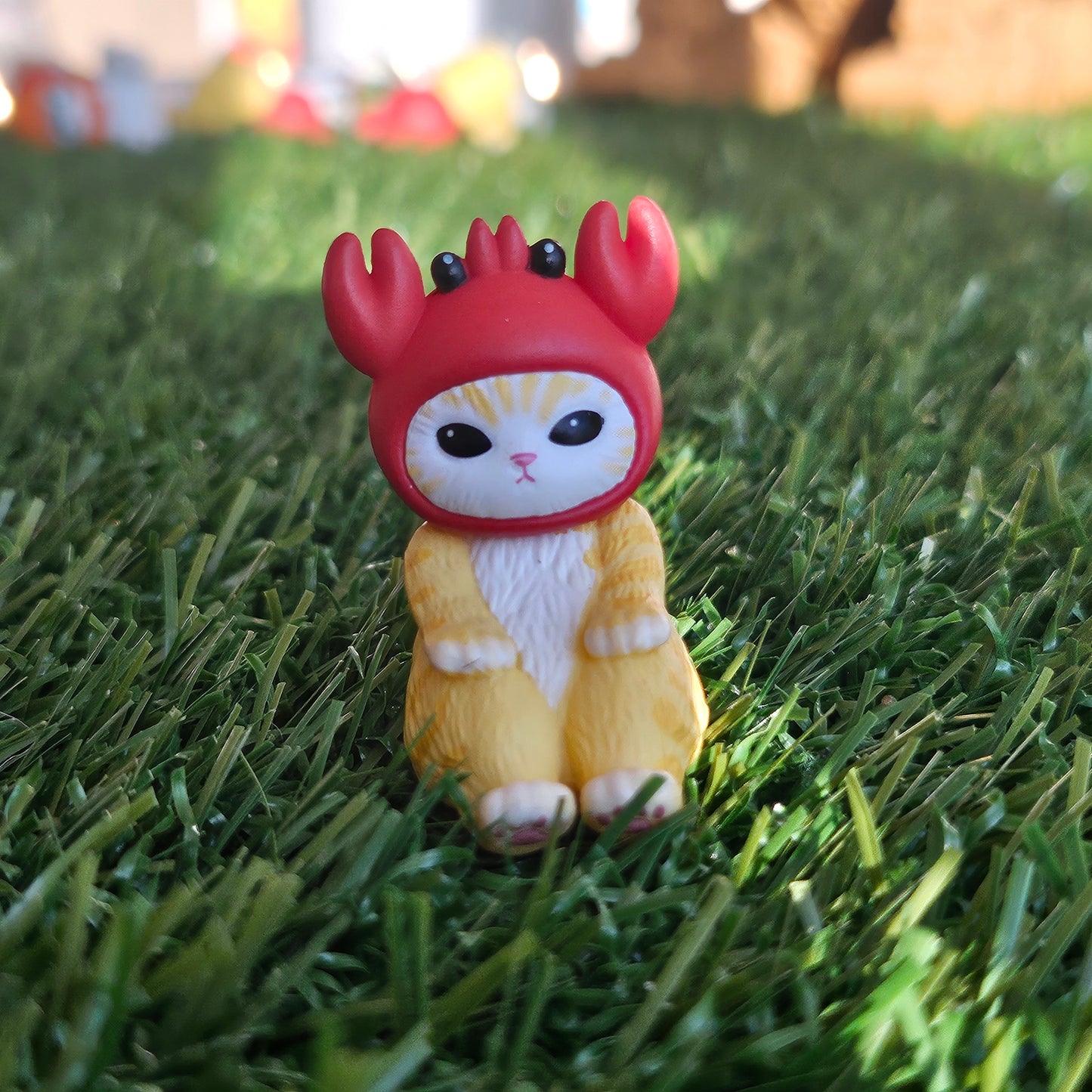 sitting crab mofusand cat