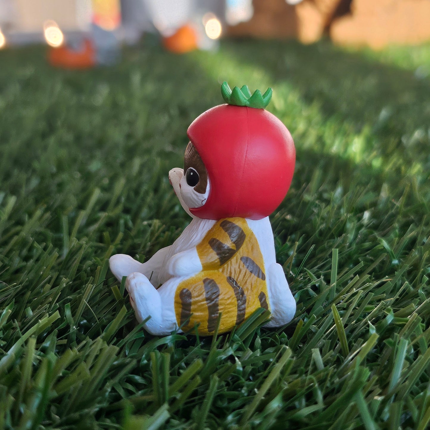 sitting tomato mofusand cat