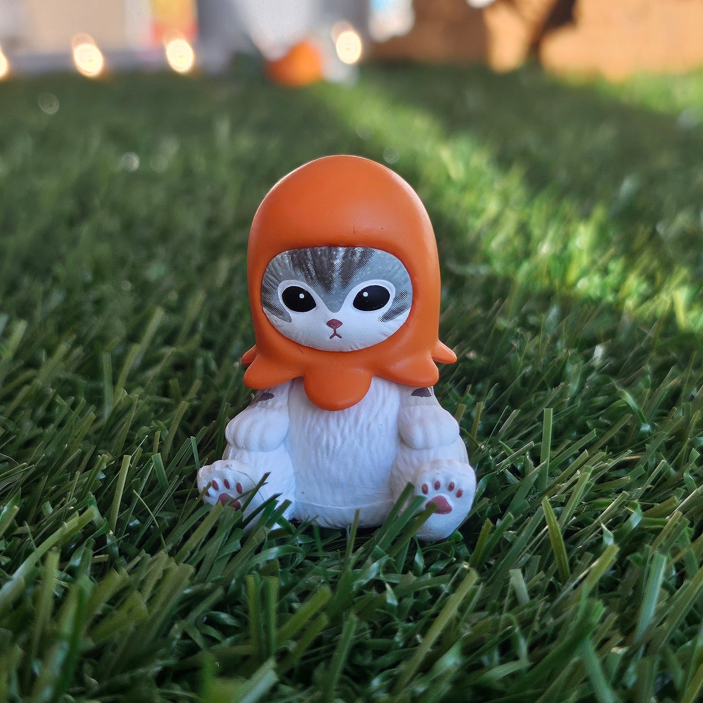 sitting octopus mofusand cat