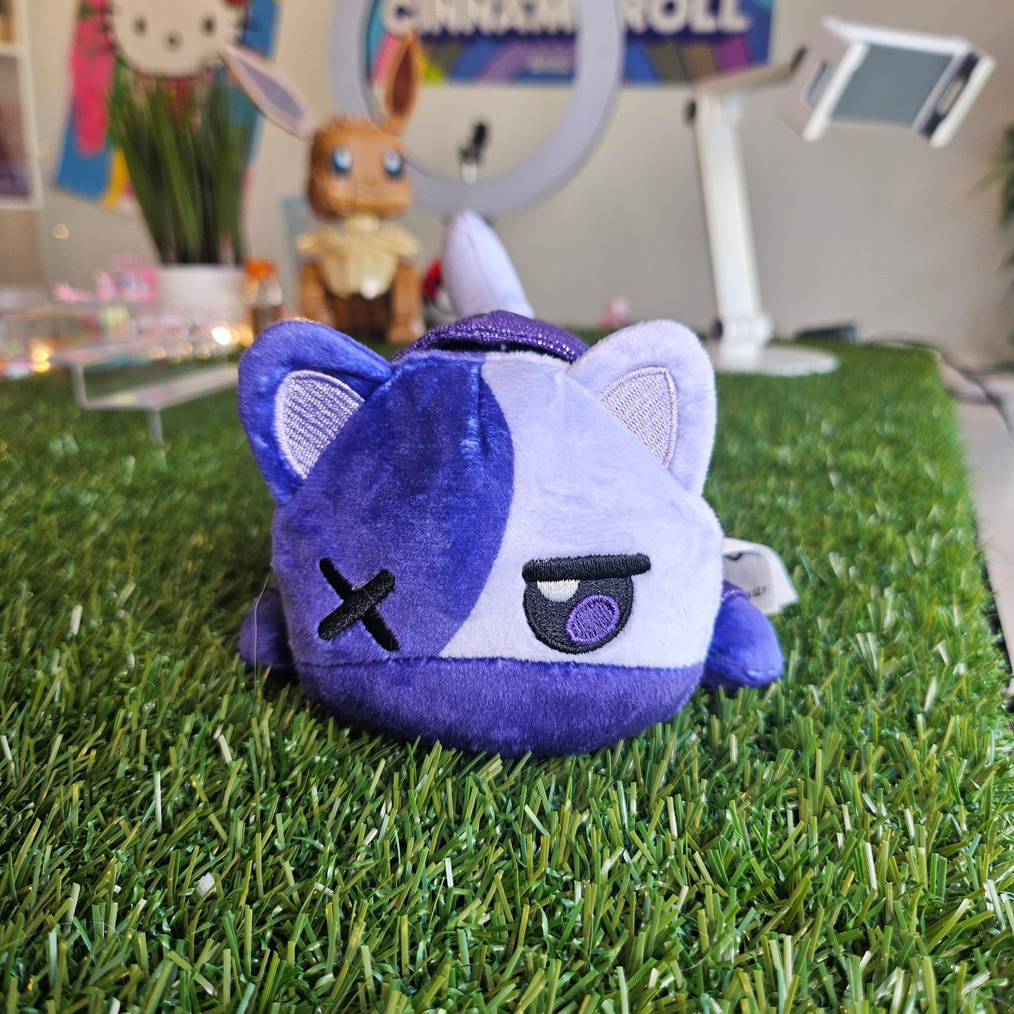 purple hoodie aphmau cat (zane)