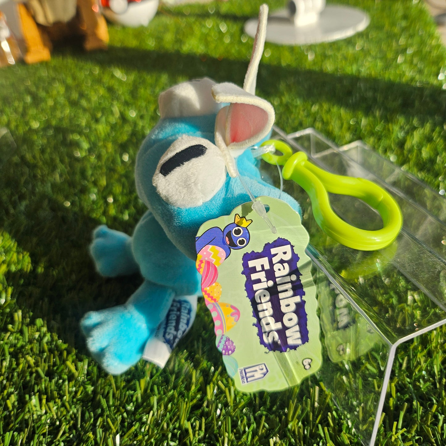 cyan rainbow friends keychain