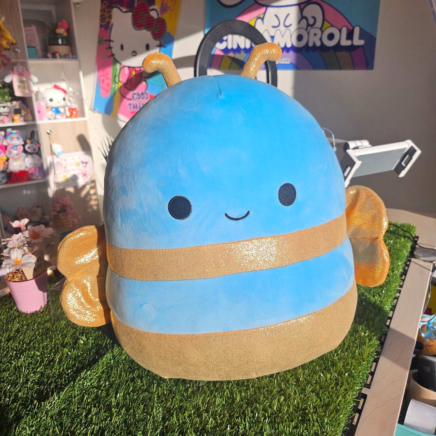 jumbo queen bee adopt me plushie