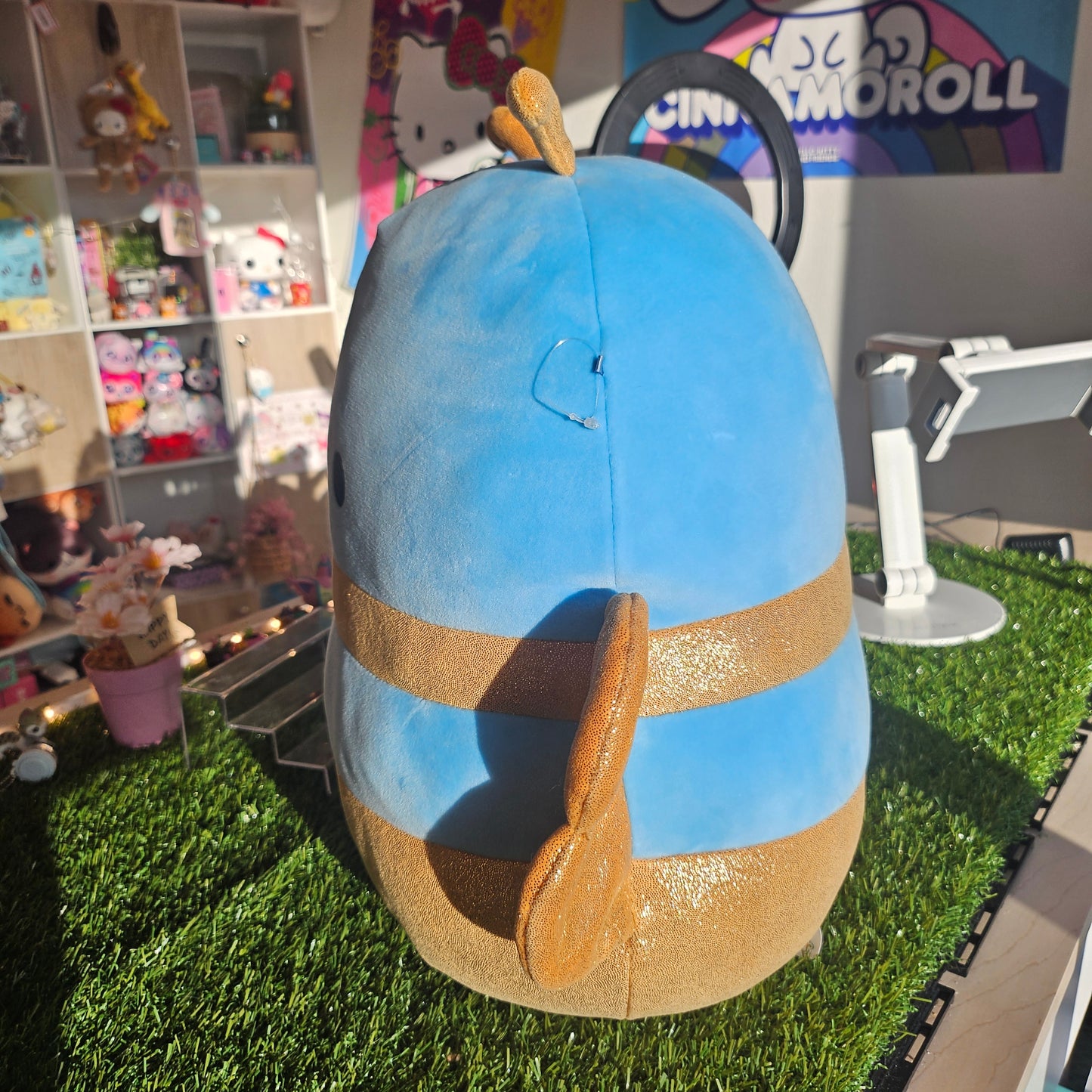 jumbo queen bee adopt me plushie