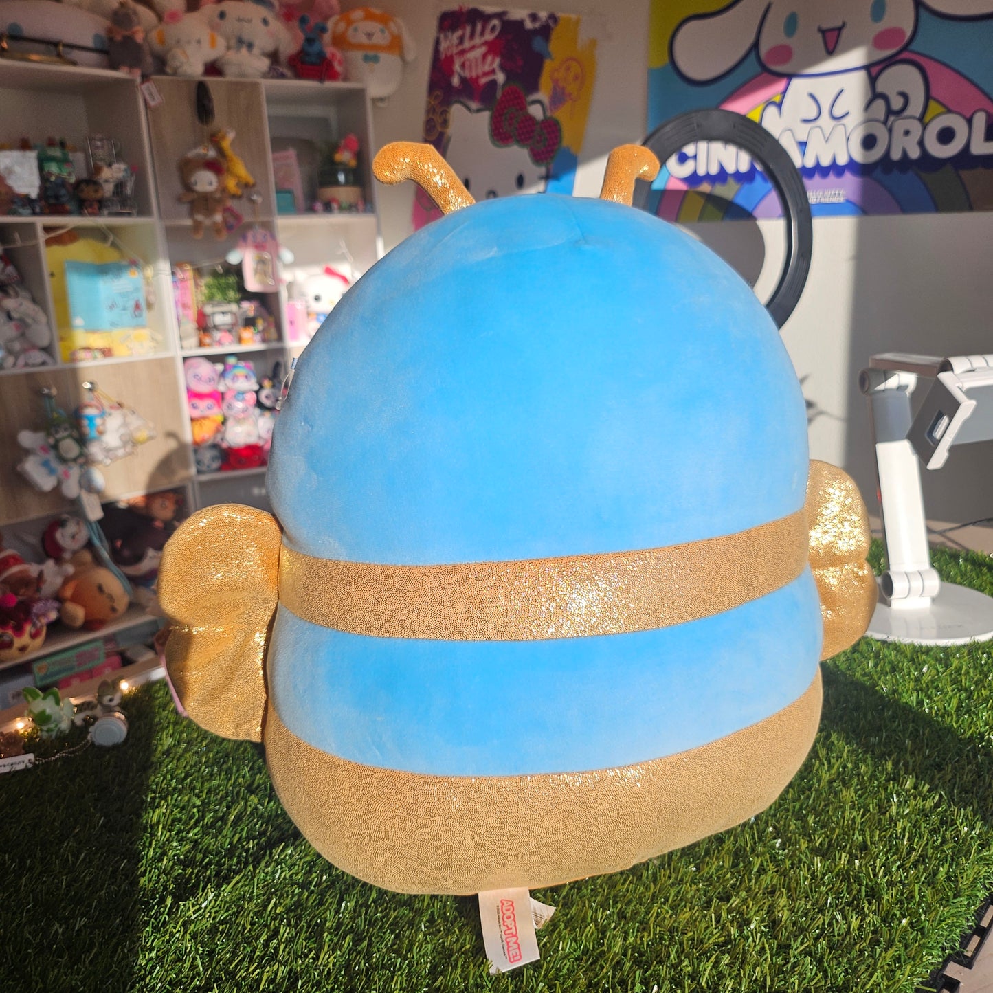 jumbo queen bee adopt me plushie