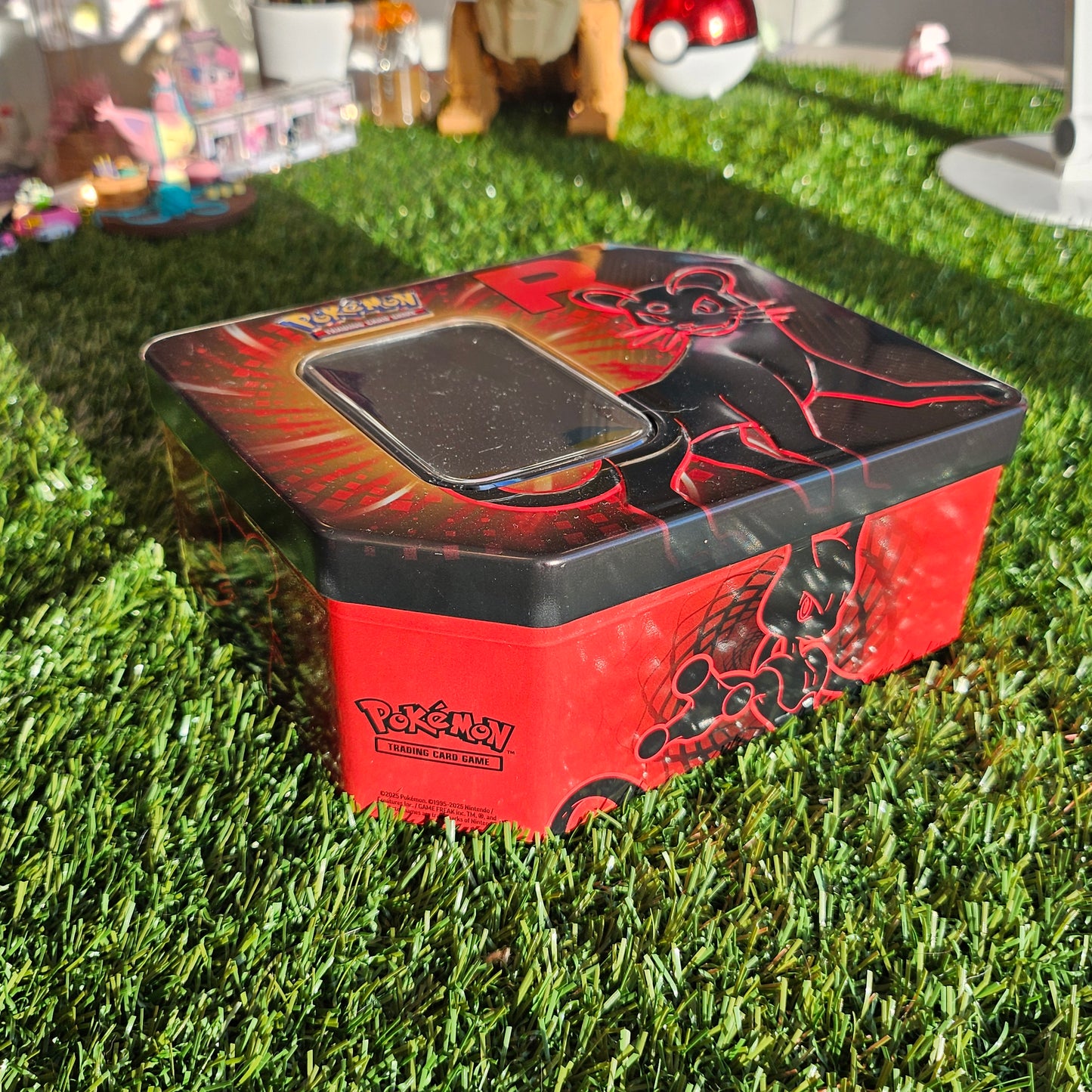 collectible tin (cat)