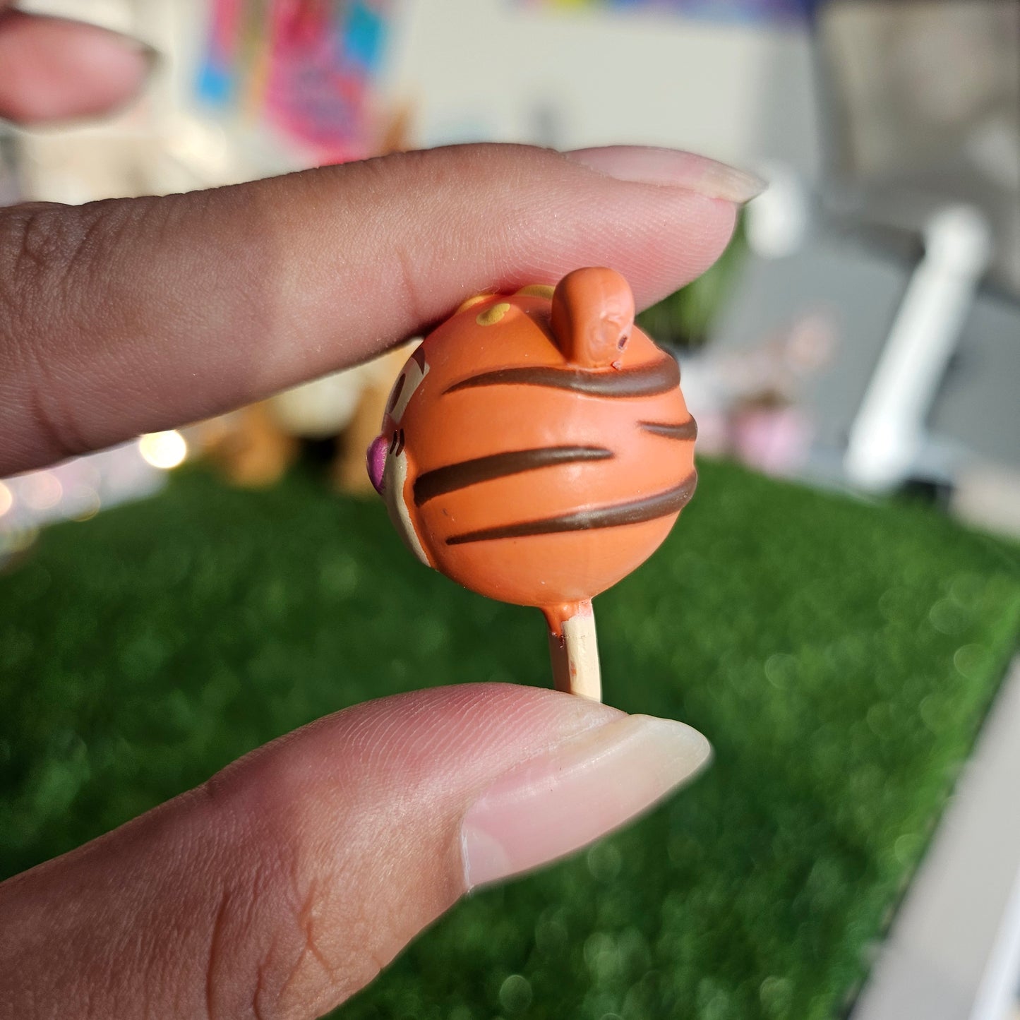 tiger cake pop