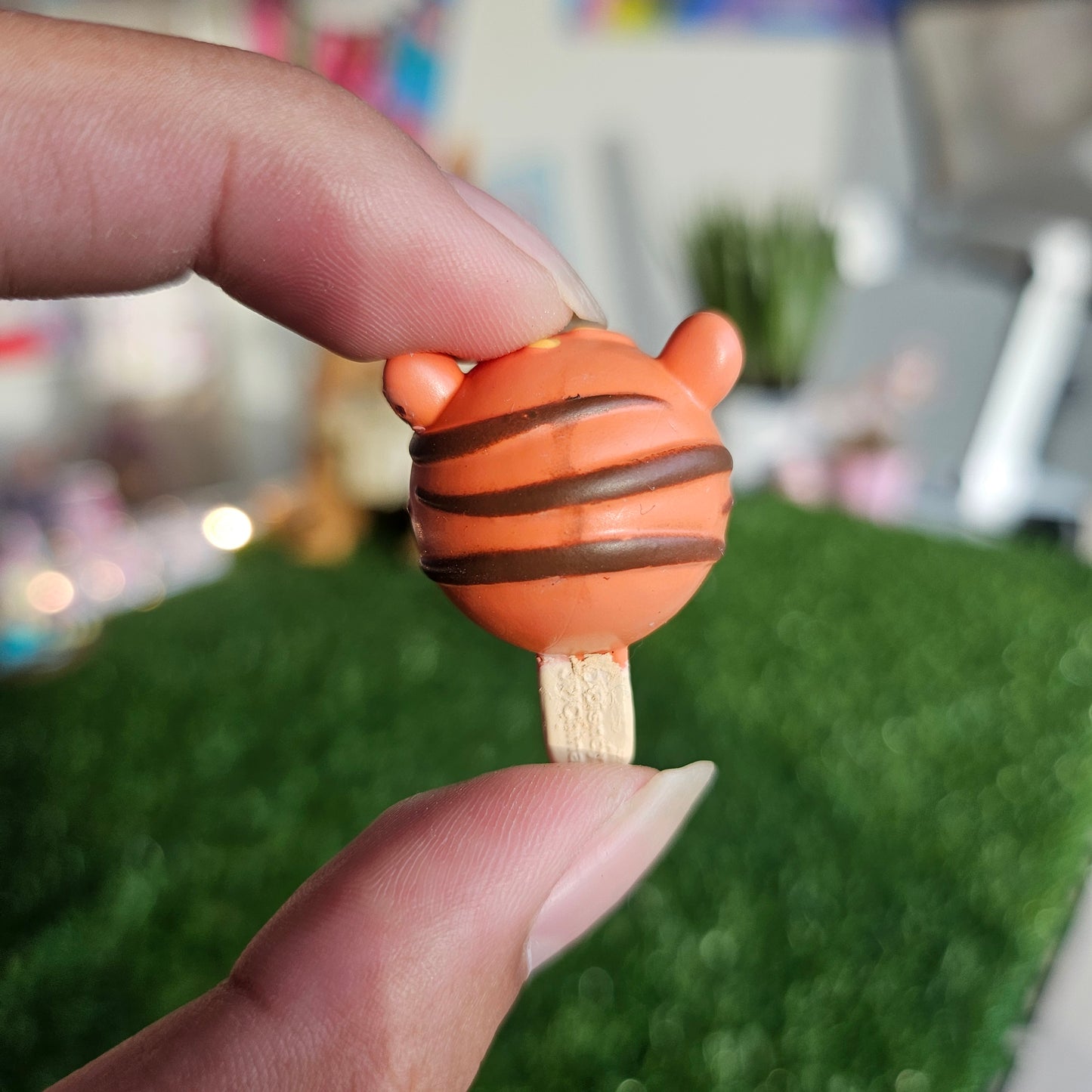tiger cake pop