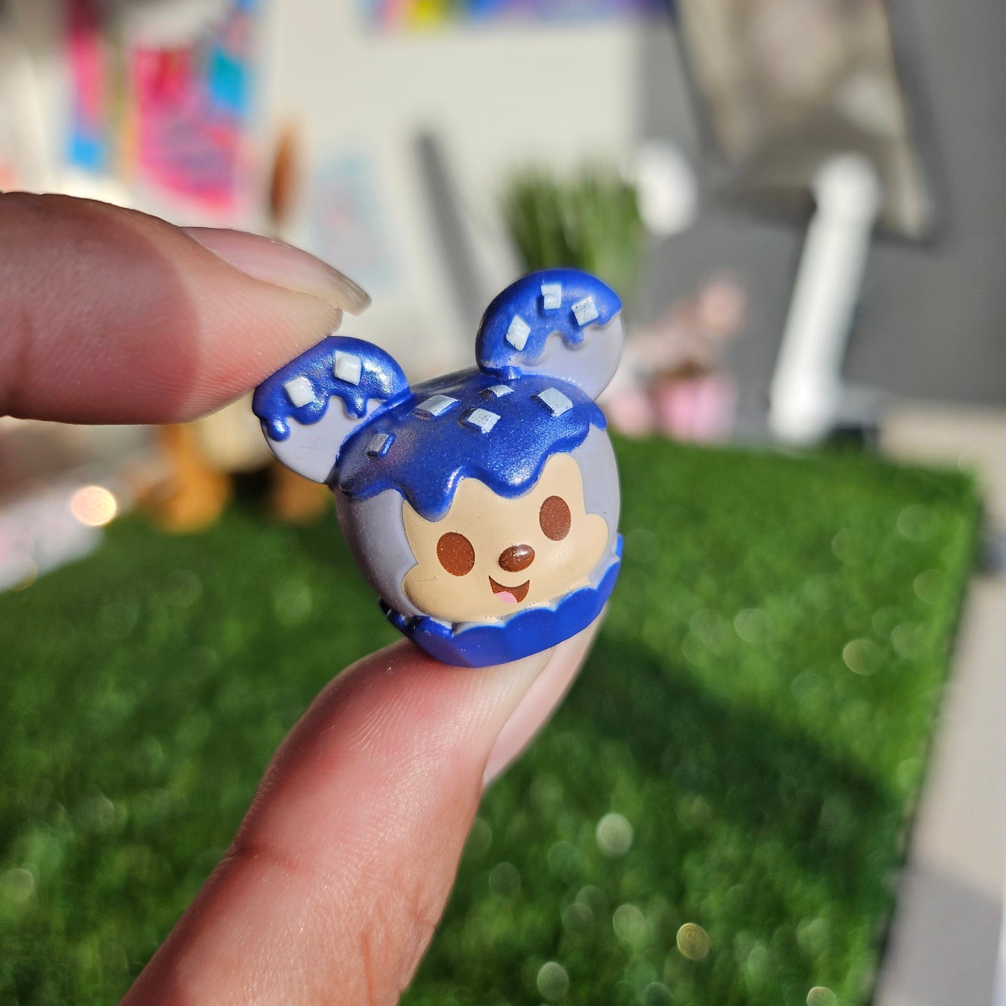 blue mouse cupcake
