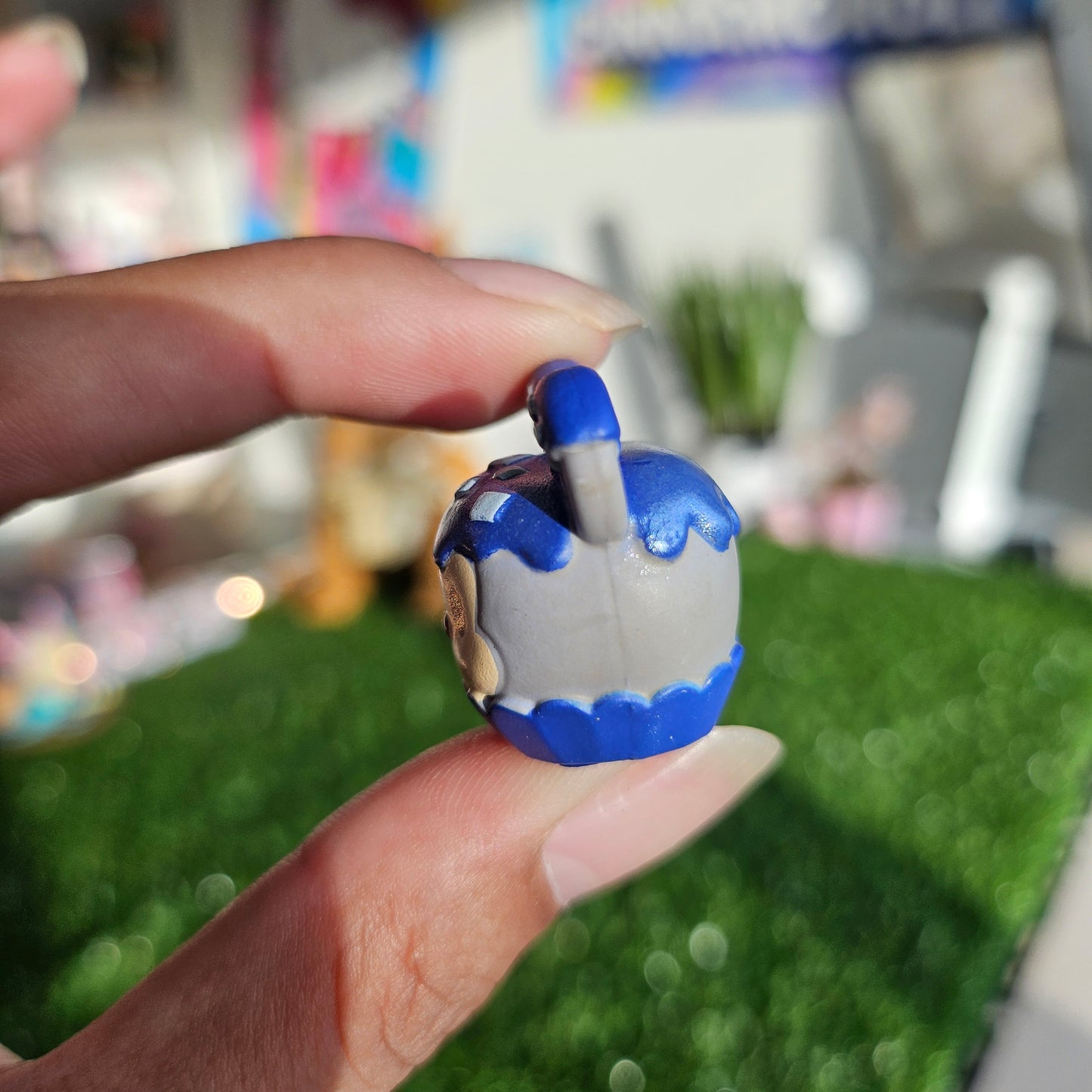 blue mouse cupcake