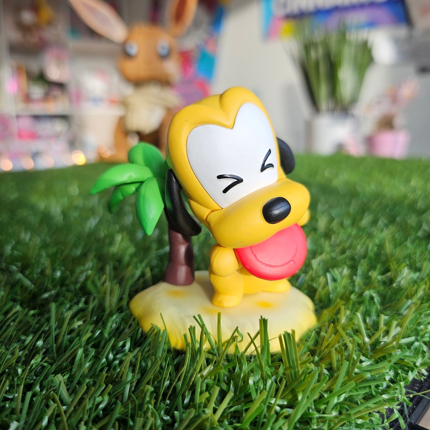 yellow dog figure