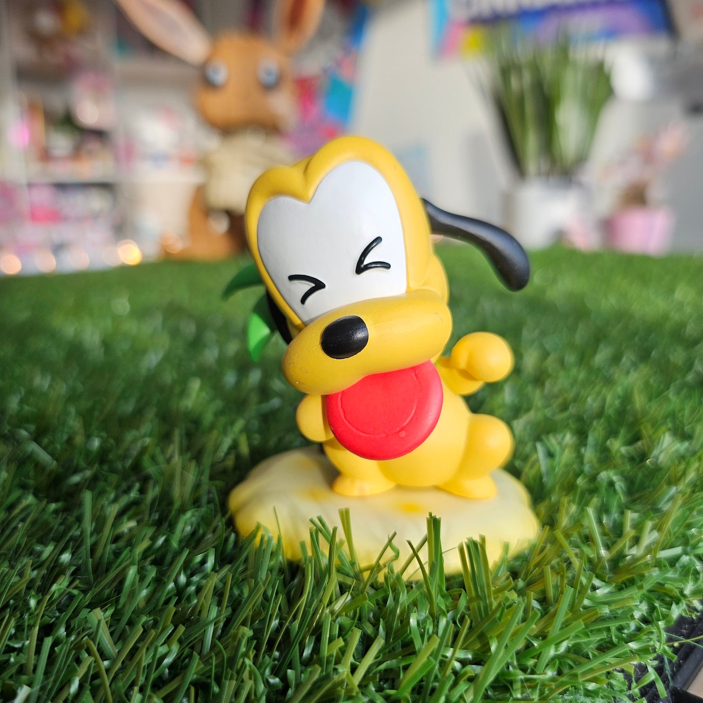 yellow dog figure