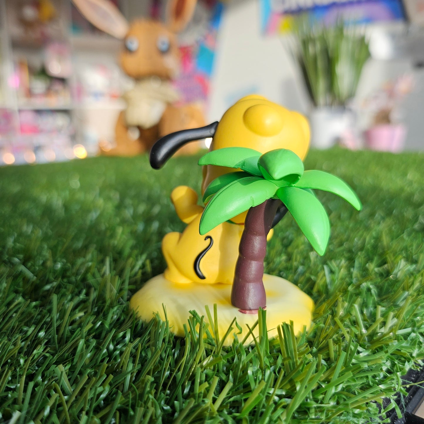 yellow dog figure