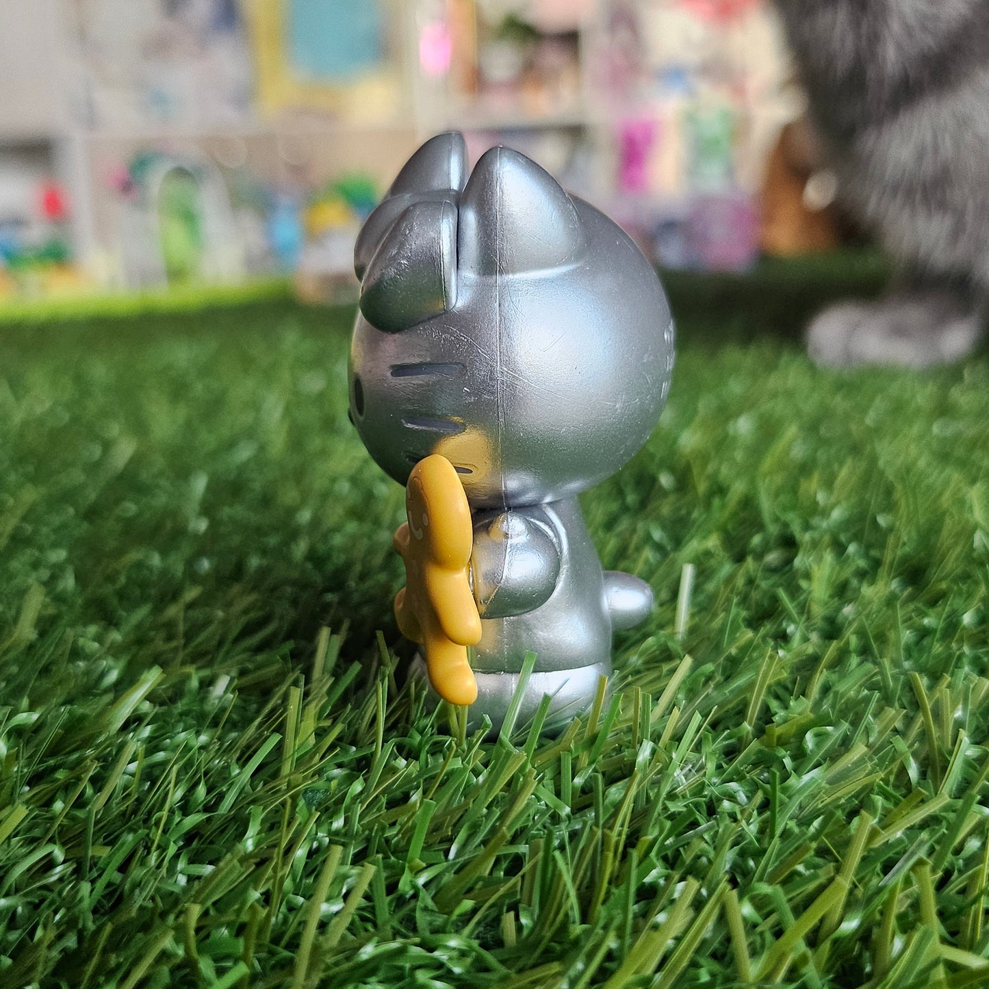 silver hk and gingerbread