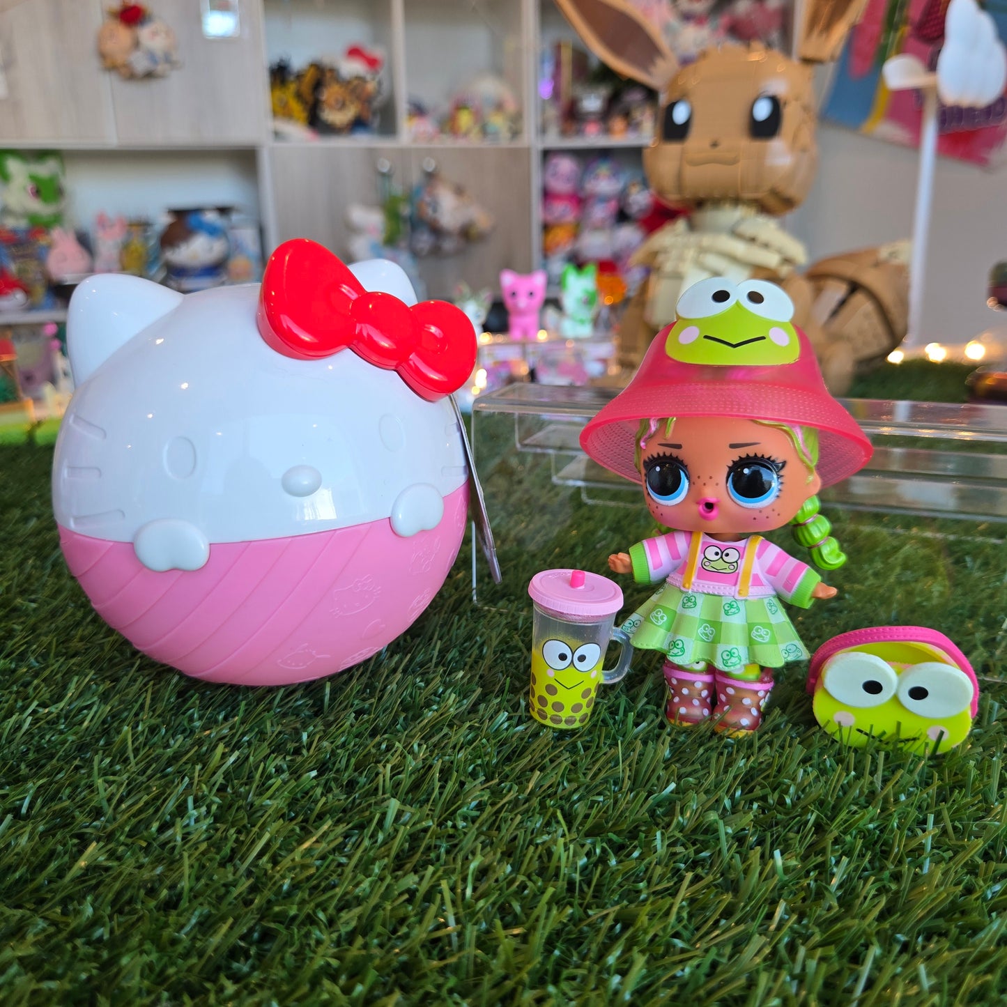 lol surprise figure (frog capsule)