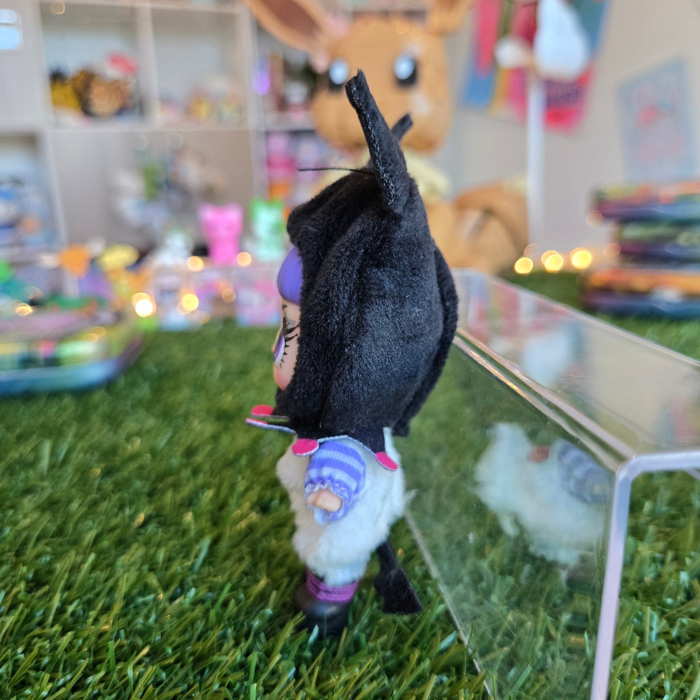 lol surprise figure (cheeky plush)