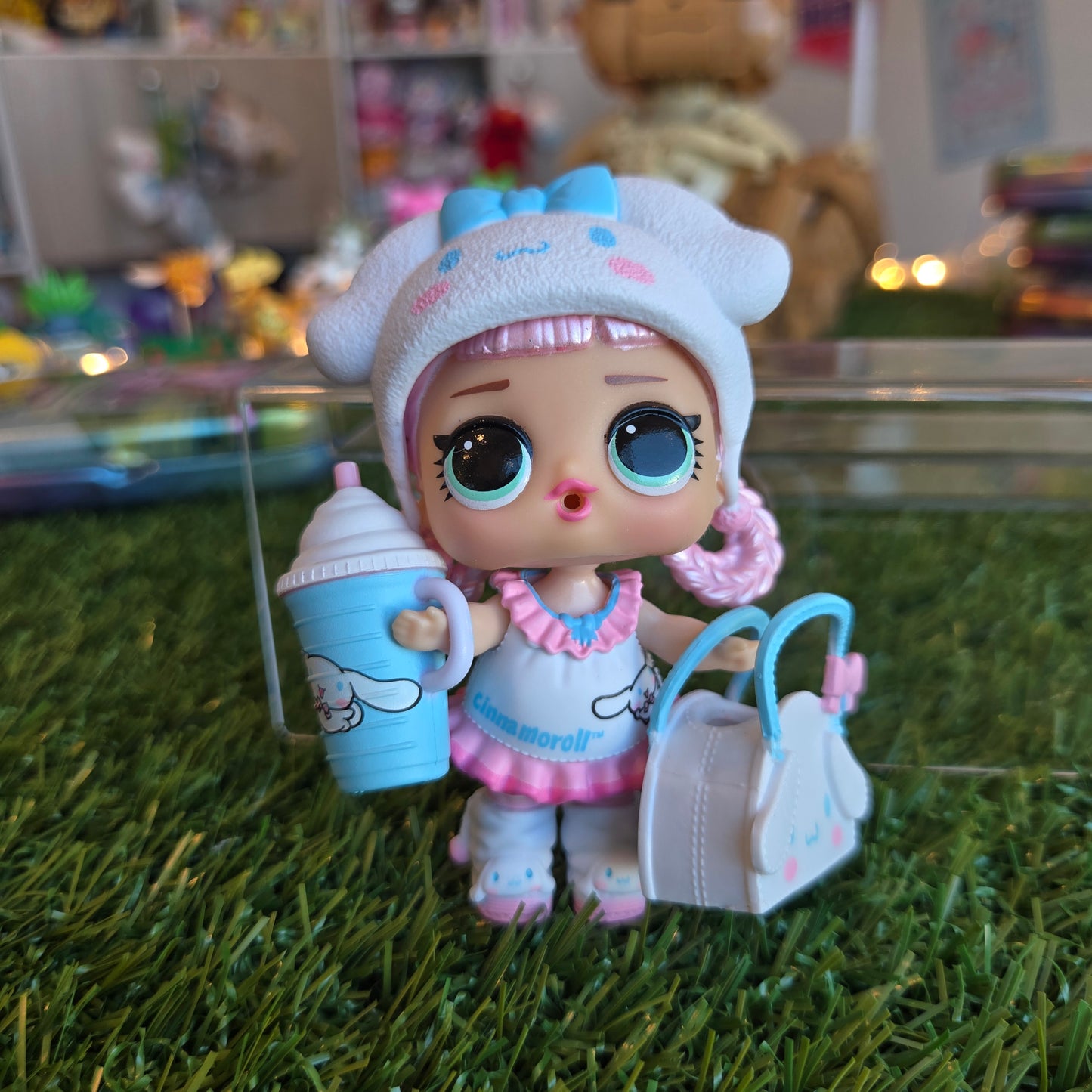 lol surprise figure (flying puppy capsule)