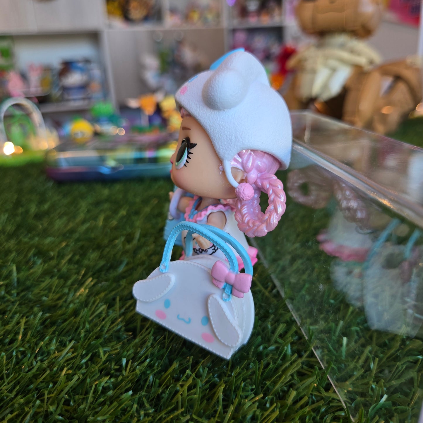 lol surprise figure (flying puppy capsule)