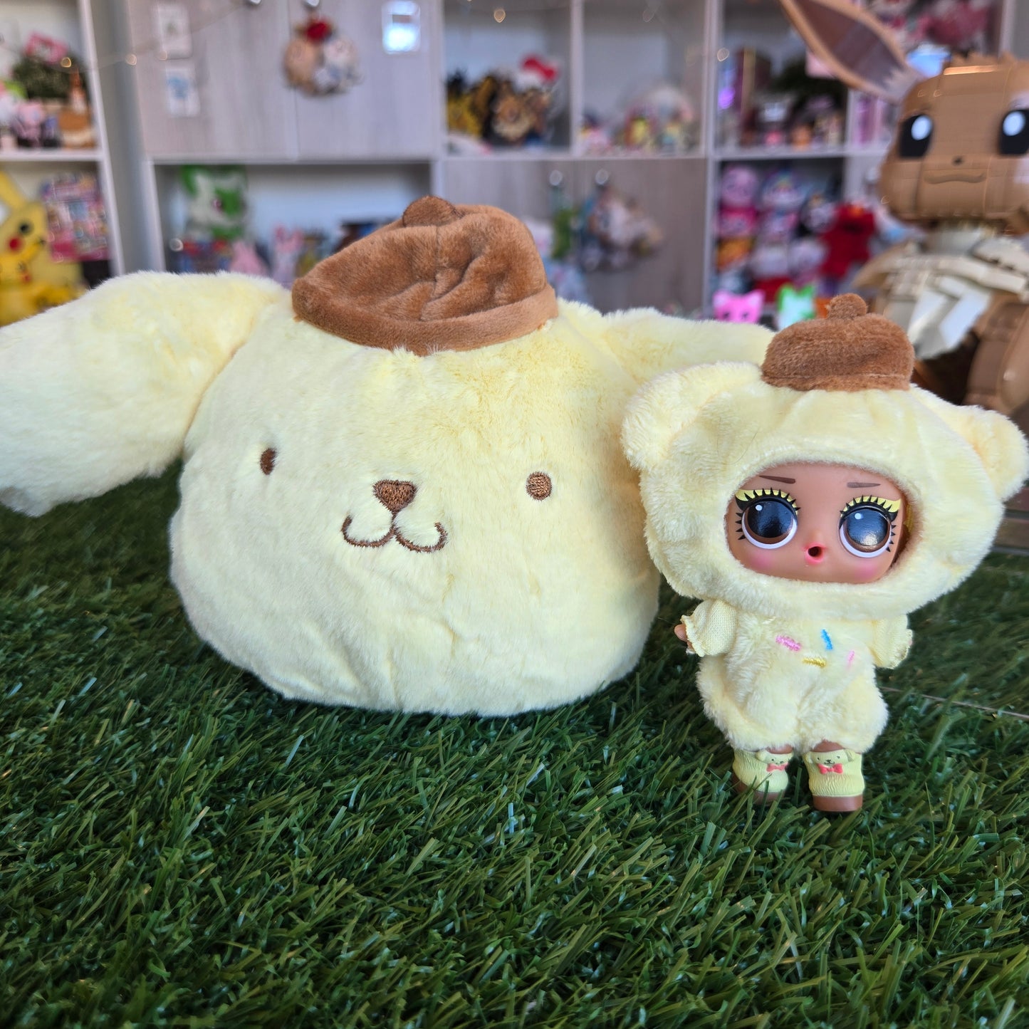 lol surprise figure (pom plush)